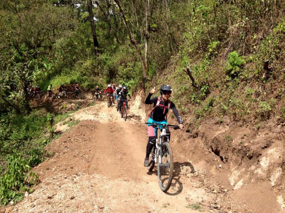 Algunos grupos se organizan para realizar recorridos en bicicleta. (Foto: Luis Mazariegos)&nbsp;