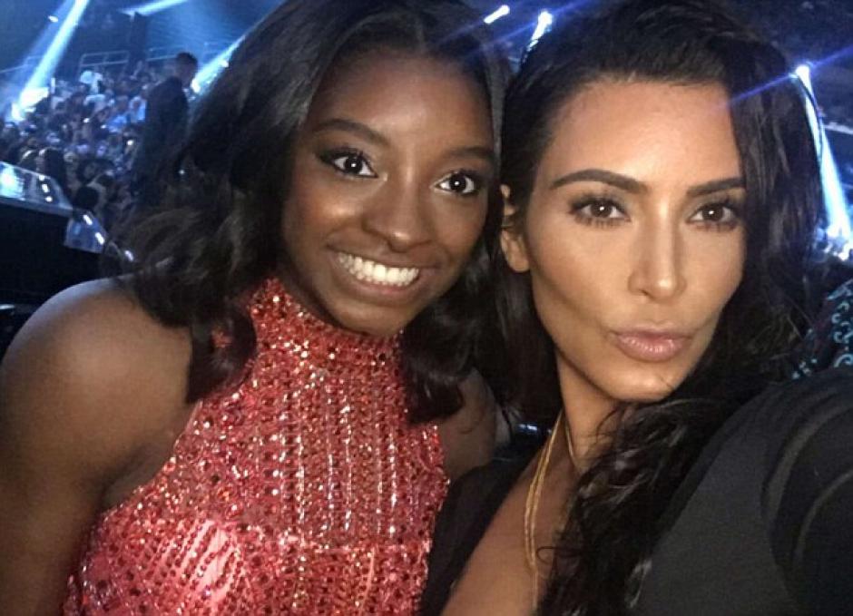 Simone Biles conoci&oacute; a Kim Kardashian durante los MTV Music Awards. (Foto: Instagram/ Simone Biles)