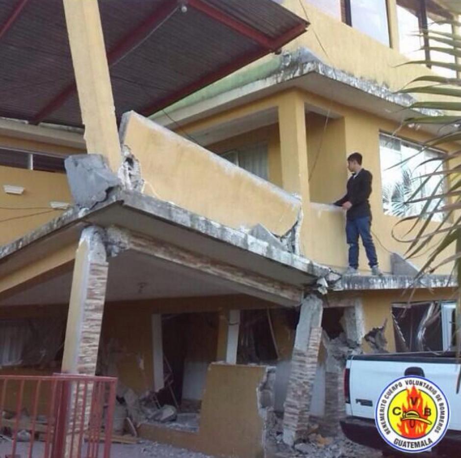 Vivienda da&ntilde;ada en San Rafael Pie de la Cuesta, San Marcos. (Foto: @Bvoluntarios)