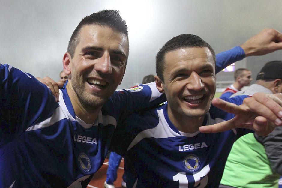 El pa&iacute;s de apenas 4 millones de habitantes celebr&oacute; su primera clasificaci&oacute;n a una Copa del Mundo de f&uacute;tbol. (Foto: theguardian.com)