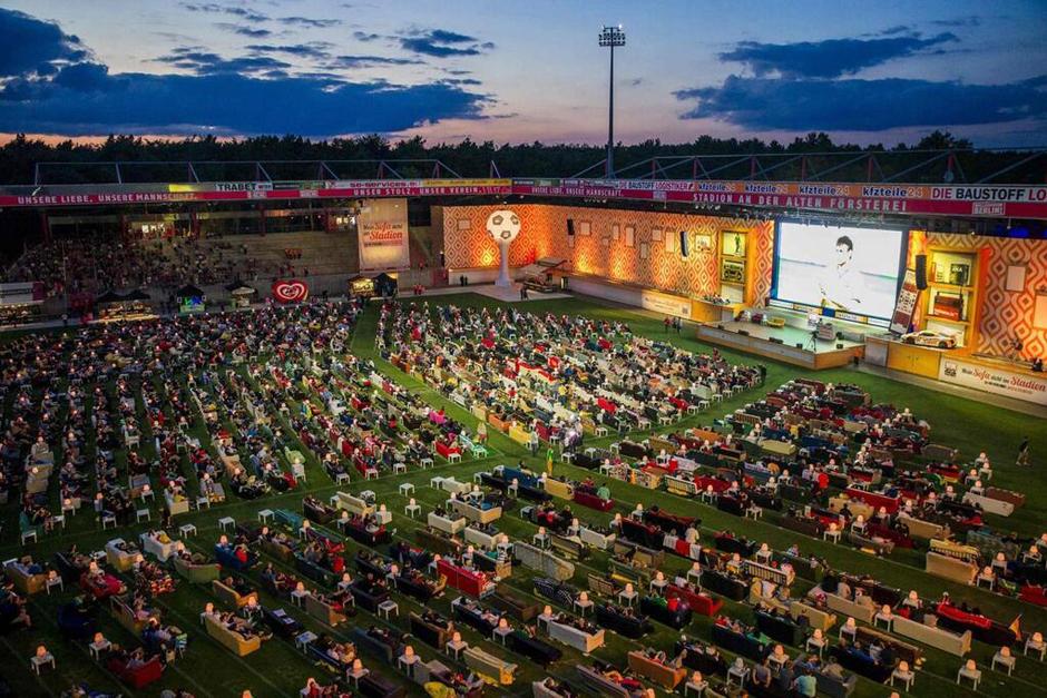 Unos 750 sillones albergará el estadio del FC Union Berlin para que los alemanes vean los partidos mundialistas en una pantalla de 700 pulgadas. (Foto: Twitter @Nissa_jsms)