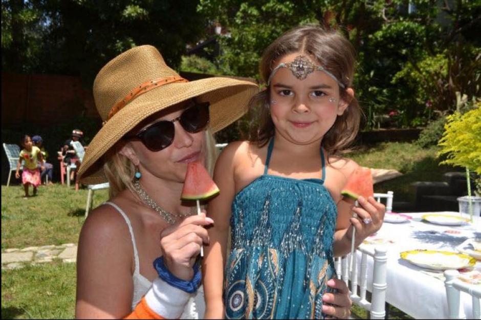 Spears se ha atrincherado con sus hijos para evitar que se los quiten. (Foto: Facebook/Britney Spears)