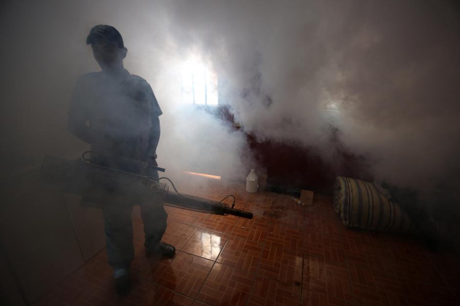 Varias naciones han dedicido realizar campa&ntilde;as de fumigaci&oacute;n masiva por el virus del zika. (Foto: EFE)&nbsp;