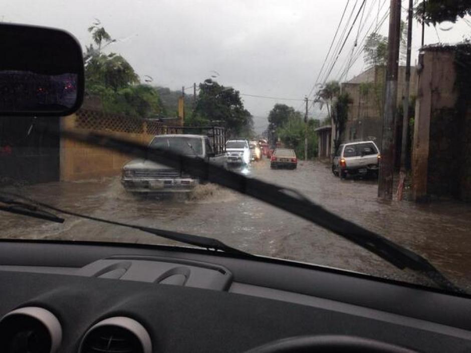 El tr&aacute;fico se vi&oacute; afectado en sectores aleda&ntilde;os a la ciudad capital