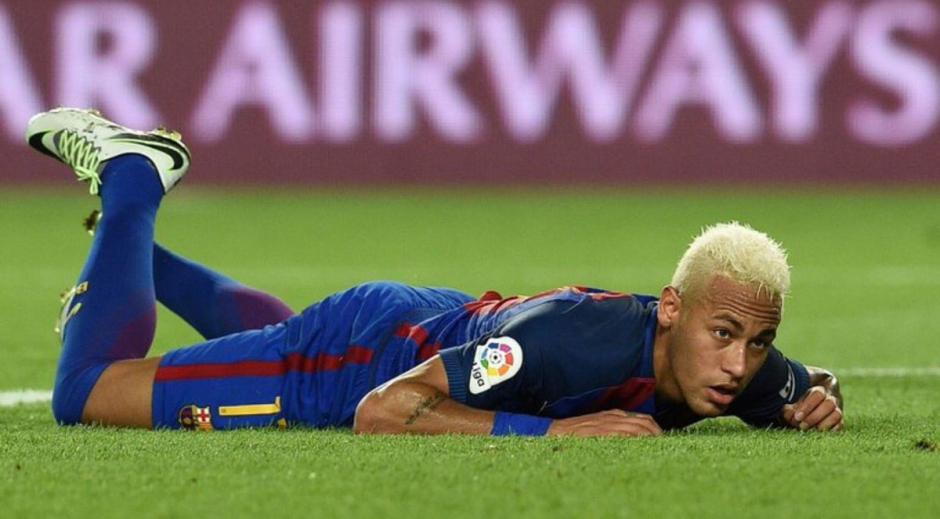 Neymar est&aacute; lejos del nivel que deslumbr&oacute; al mundo. (Foto: Twitter)