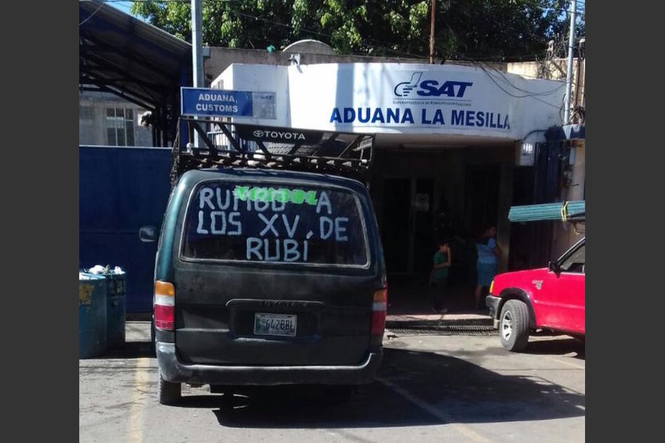 Esta fotograf&iacute;a est&aacute; dando de qu&eacute; hablar en las redes sociales y aseguran que fue tomada en la frontera de La Mesilla. (Foto: Twitter)