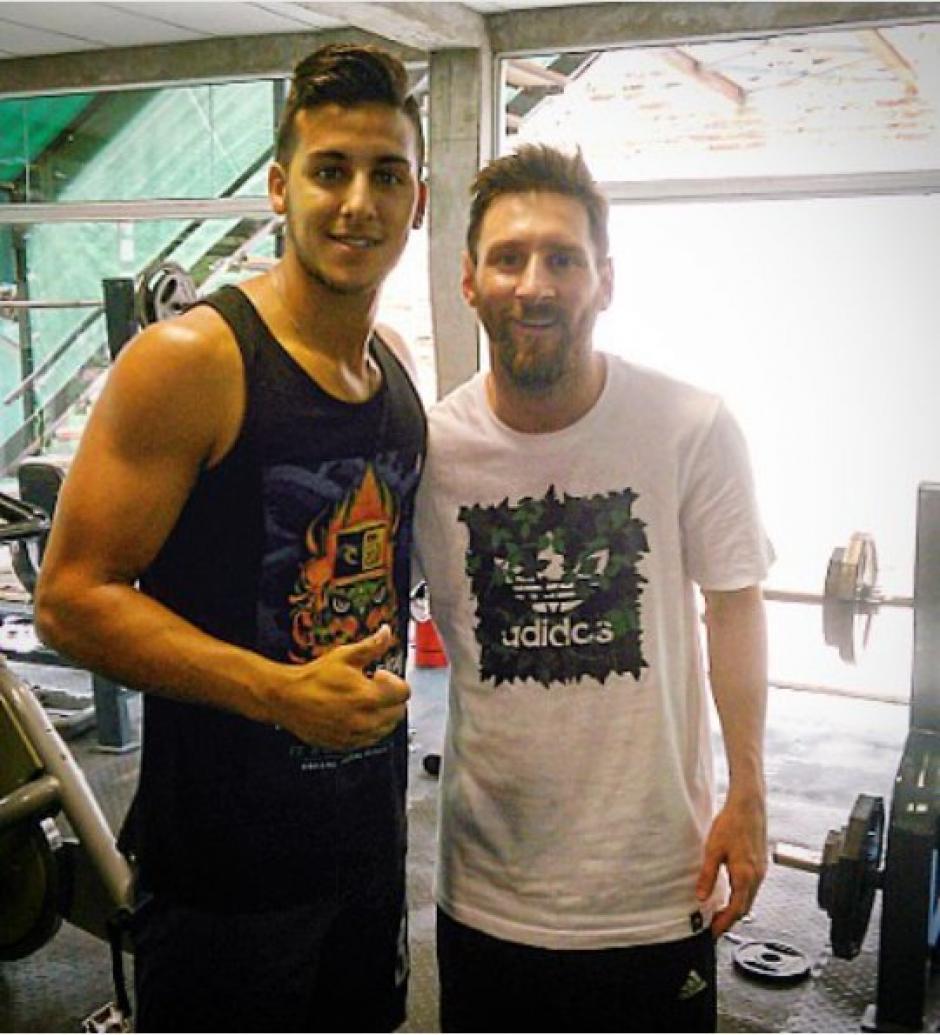 El futbolista es del archirrival de ciudad de Newels el club de los amores de Messi. (Foto: Twitter)