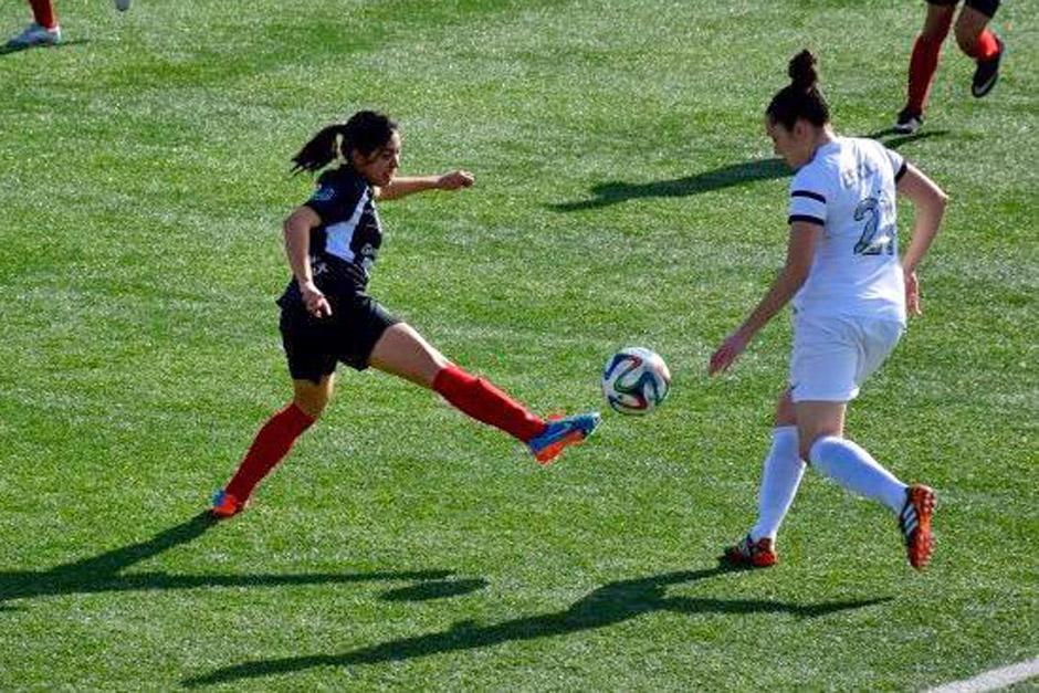Ana Luc&iacute;a Mart&iacute;nez ya suma dos tripletes en menos de un mes en la liga femenina de f&uacute;tbol de Espa&ntilde;a. (Foto: Twitter Ana Luc&iacute;a)