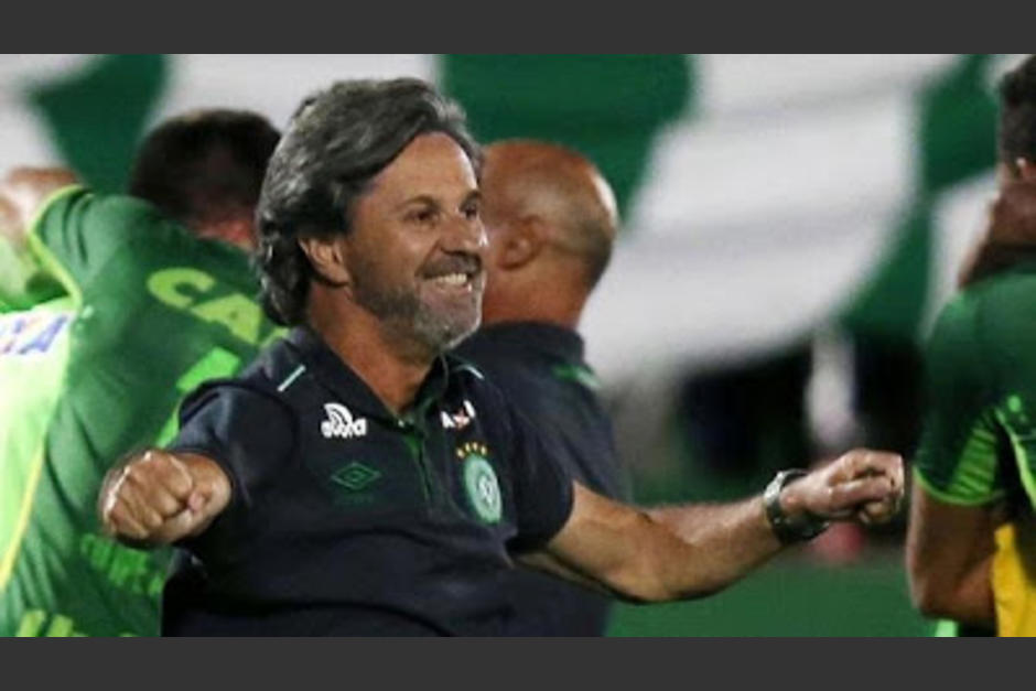 La felicidad de Caio J&uacute;nior contagi&oacute; a miles en Brasil. (Foto: Twitter)