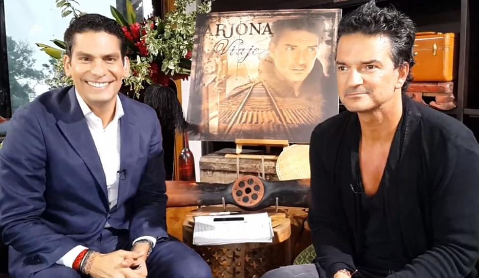 Ricardo Arjona agradeció a Ismael Cala por visitar nuestro país para realizar la entrevista y “mostrar el verde más verde de todo el mundo".