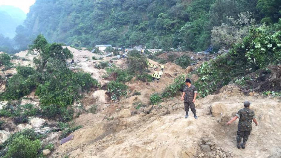 Así luce el área del deslave ocurrido el jueves 1 de octubre por la noche, en la Colonia El Cambray II, Santa Catarina Pinula. (Foto: Jorge López/Nuestro Diario)