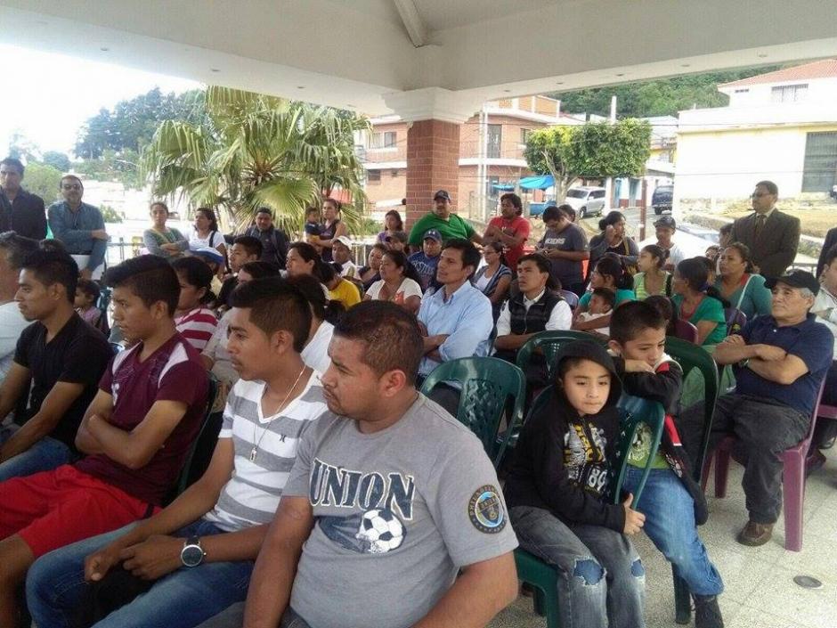 114 familias de El Cambray recibieron el primero de seis pagos del gobierno. &nbsp;(Foto: Mides)&nbsp;