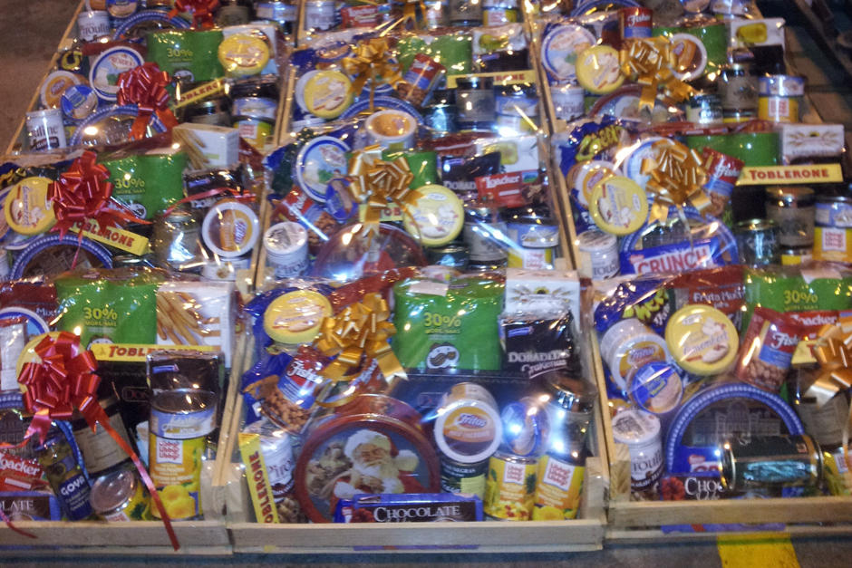 Pese a la prohibición del Gobierno de no celebrar las fiestas de fin de año, la EPQ y Empornac comprarán regalos para sus empleados. (Foto: Archivo)
