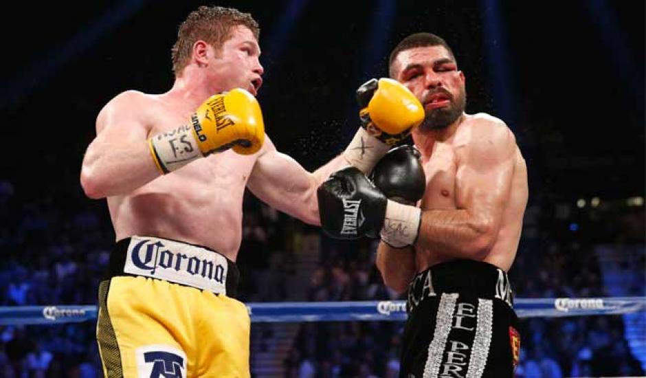 Sa&uacute;l "Canelo" &Aacute;lvarez derrot&oacute; a Alfredo Angulo, en una pelea que se disput&oacute; en Las Vegas. (Foto: Twitter)