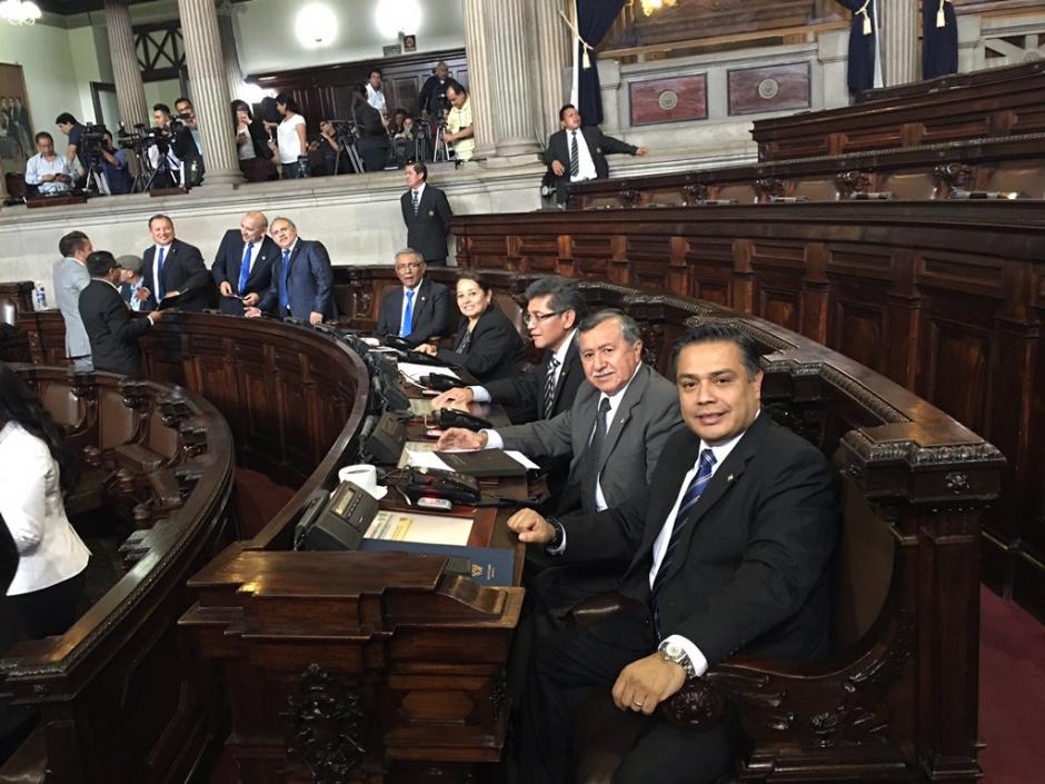 FCN quiere injerir en la agenda y ser el contrapeso de la UNE en el hemiciclo. (Foto: Facebook/Javier Hernández)