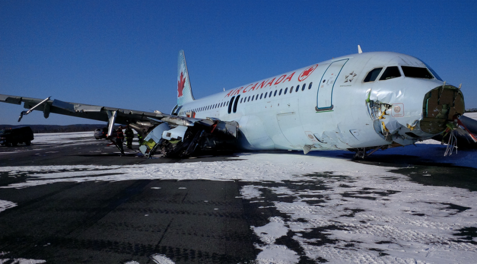 El suceso tuvo lugar a las 00:43 hora local mientras aterrizaba la aeronave procedente de Toronto. (Foto: TSB Canada)