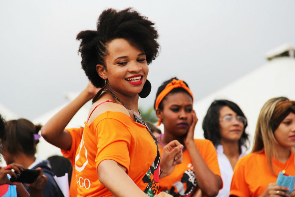 El naranja representa a todo el mundo pac&iacute;fico en defensa de los derechos de las mujeres. (Foto: ONU Mujeres)