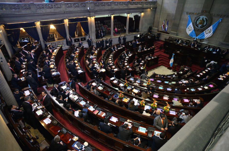 El Congreso gasta casi la mitad de su presupuesto en la &nbsp;planilla 0-11 que reveló el Presidente del Congreso. (Foto: Archivo soy502)