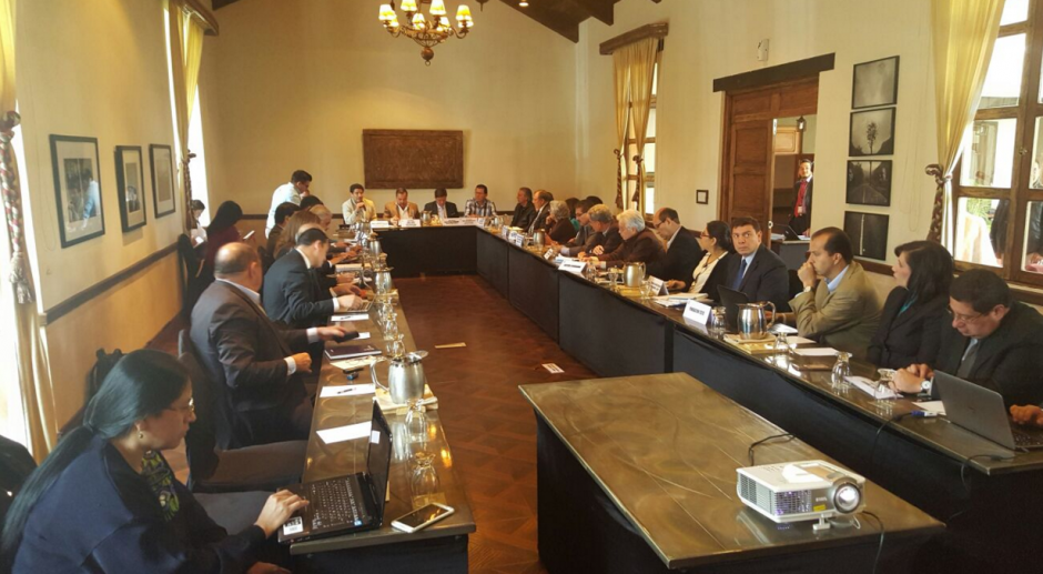 La comisi&oacute;n de Finanzas y Moneda decidi&oacute;, seg&uacute;n el ministro, que la reuni&oacute;n fuera en un hotel de la Antigua. (Foto: Minfin)