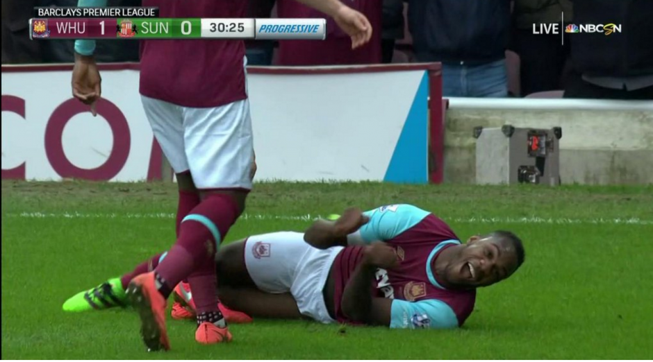La extra&ntilde;a celebraci&oacute;n del jugador de West Ham United, que llam&oacute; la atenci&oacute;n y se viraliz&oacute;. (Foto: Captura de pantalla)