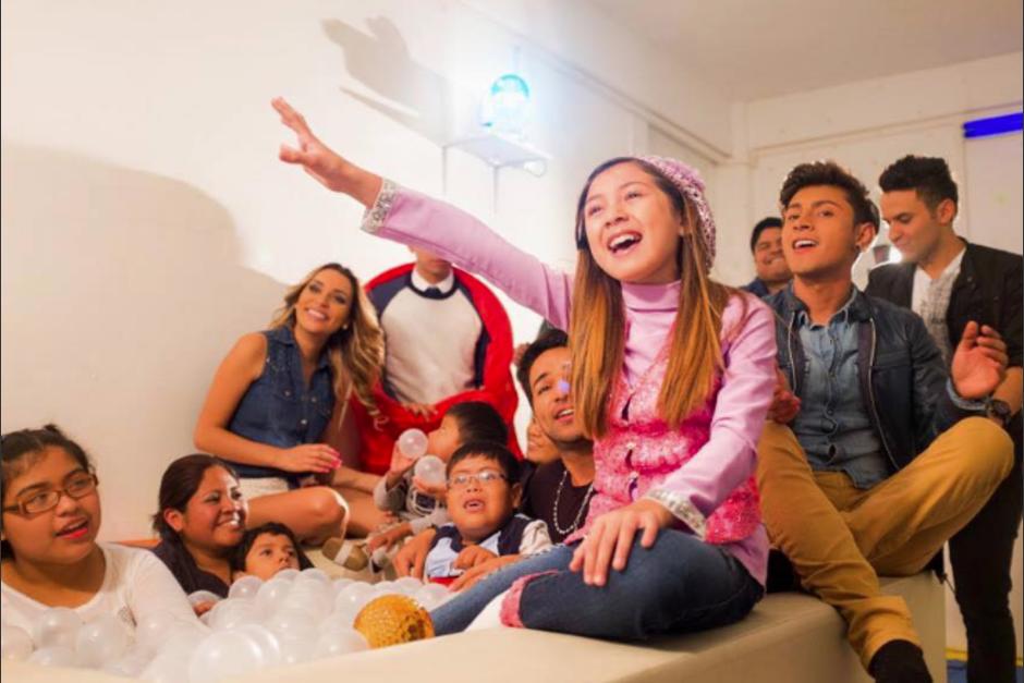 La joven guatemalteca public&oacute; su primer video musical y se convirti&oacute; en tendencia. (Foto: Facebook)