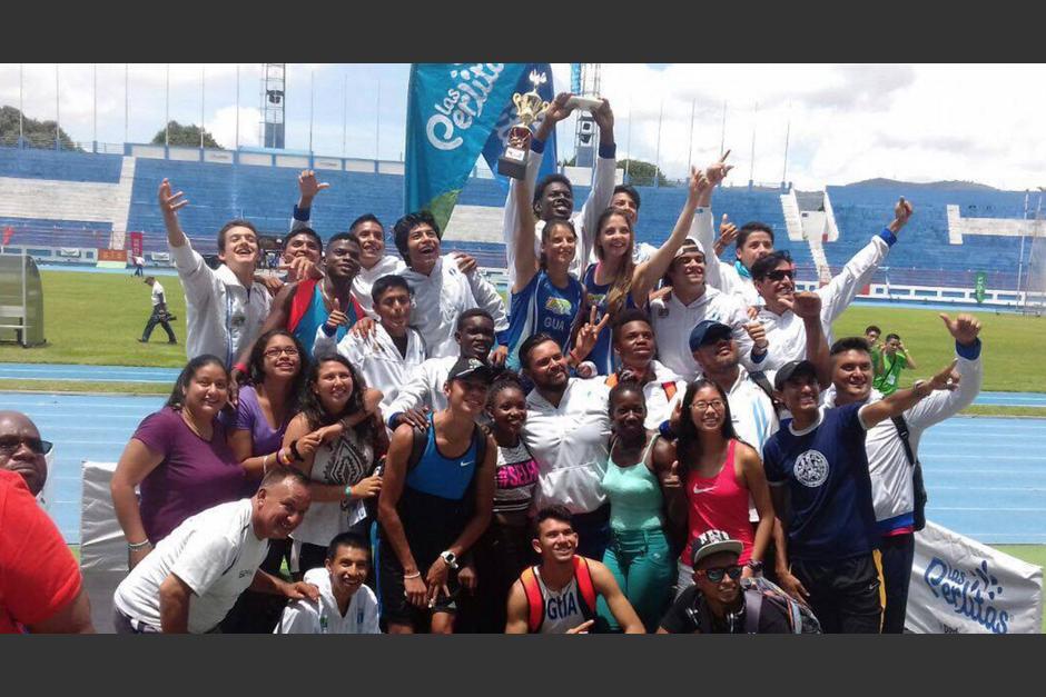 Parte de la delegaci&oacute;n guatemalteca que brill&oacute; en el Centroamericano de Atletismo. (Foto: Federaci&oacute;n Nacional de Atletismo) 