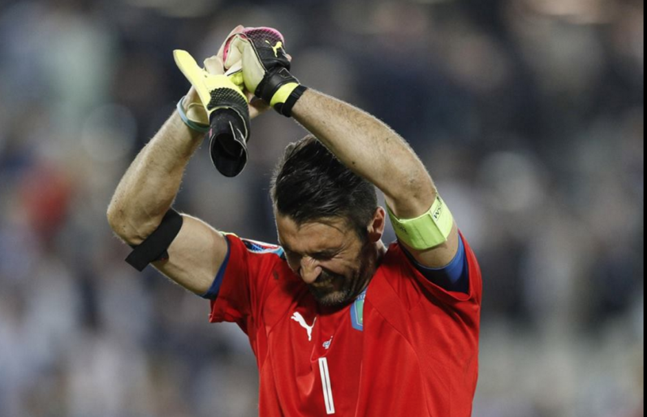 Buffon se despidi&oacute; del p&uacute;blico con l&aacute;grimas en los ojos. (Foto: Agencias)