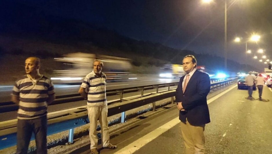 El diplom&aacute;tico guatemalteco contin&uacute;a atrapado en el tr&aacute;fico tras el Golpe militar en Turqu&iacute;a. (Foto: Minex)