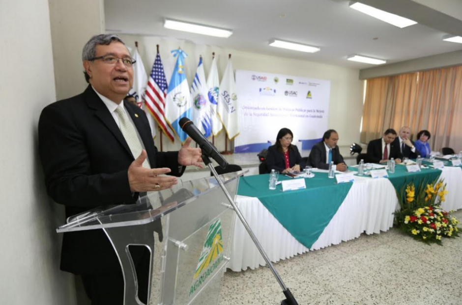 Vicepresidente Cabrera justific&oacute; los nombramientos de sus familiares en el cuerpo diplom&aacute;tico. (Foto: AGN)