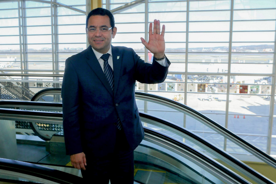 Jimmy Morales ha recorrido m&aacute;s de 80 mil kil&oacute;metros fuera del pa&iacute;s. (Foto: Facebook)