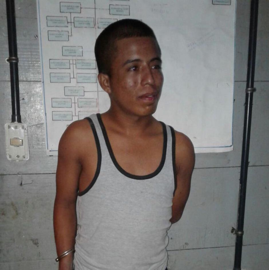 Las autoridades detuvieron a Eduardo P&eacute;rez Morales de 21 a&ntilde;os por intentar agredir a su progenitora. (Foto: PNC)