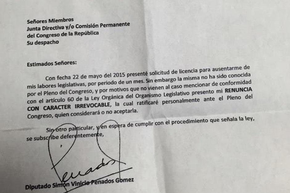 Cansado de esperar su permiso para ausentarse, diputado 