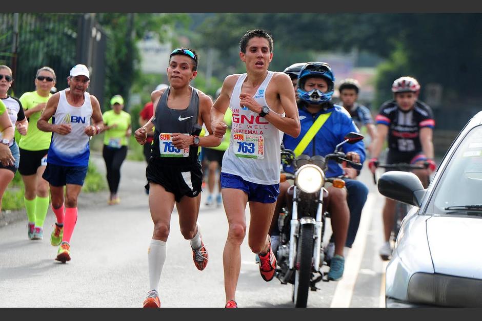Luis Carlos Rivero hizo 1 hora, 7 minutos y 21 segundos para completar los 21 kil&oacute;metros. (Foto: La Naci&oacute;n)