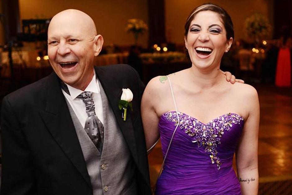 Al padre de Carol le hab&iacute;an dado dos meses de vida luego de detectarle un c&aacute;ncer de c&eacute;lulas peque&ntilde;as.