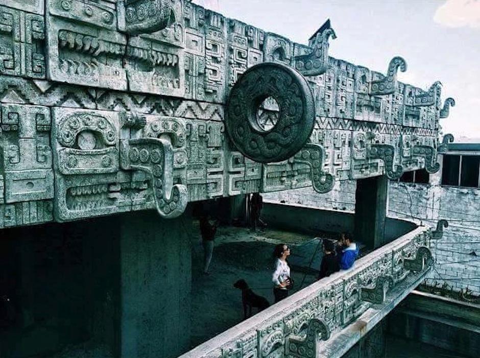 El edificio que destaca en la zona 11 está lleno de historia. (Foto: B'ahlam Kan Nah)