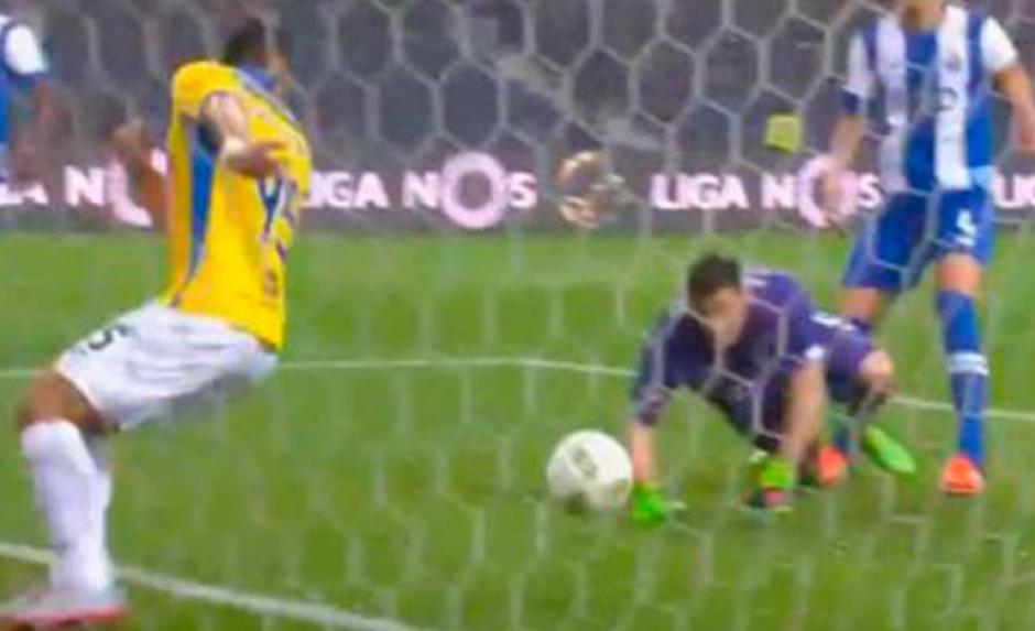 Casillas, de nuevo en el "ojo del hurac&aacute;n". Esta vez recibi&oacute; un gol a los 10 segundos y las cr&iacute;ticas cayeron sobre &eacute;l. (Foto: EFE)