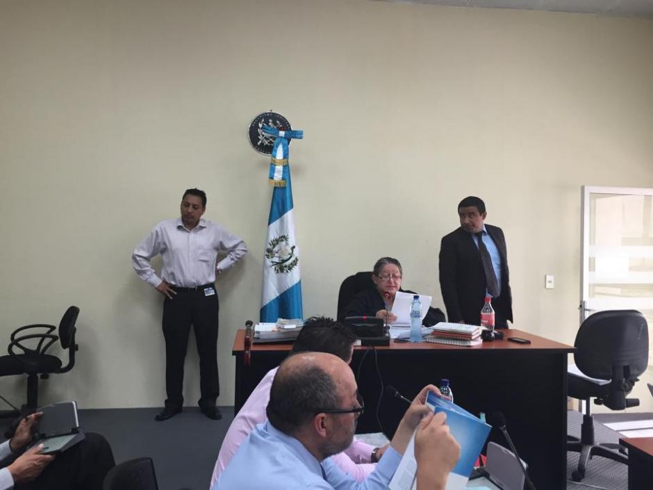 T&eacute;cnicos del Organismo Judicial a puerta cerrada borraron "por error" el audio de la audiencia del #CasoRedes. (Foto: Jes&uacute;s Alfonso/Soy502)