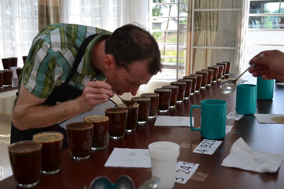 En total participaron 20 catadores internacionales y 6 observadores que garantizaron la calidad de los granos as&iacute; como la credibilidad de la competencia (Foto: Archivo)