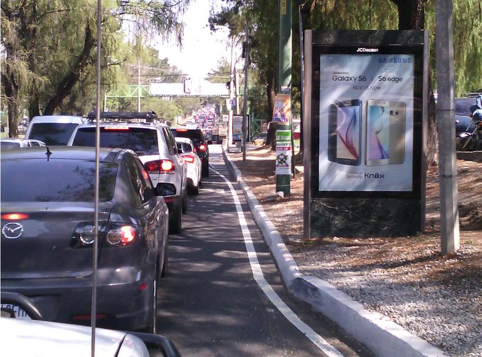 El boulevard Vista Hermosa es uno de los m&aacute;s afectados por la manifestaci&oacute;n. (Foto&nbsp;@SteveGruas)