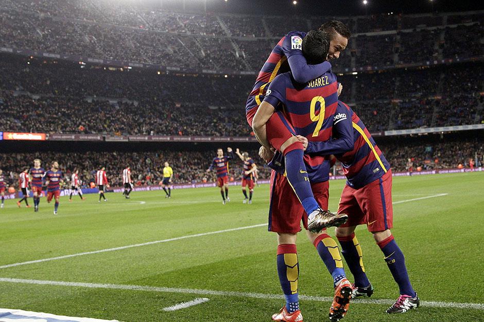 Luis Su&aacute;rez anot&oacute; tres goles ante el Athletic de Bilbao y saca ventaja en la tabla de goleadores de la Liga espa&ntilde;ola. (Foto: EFE)