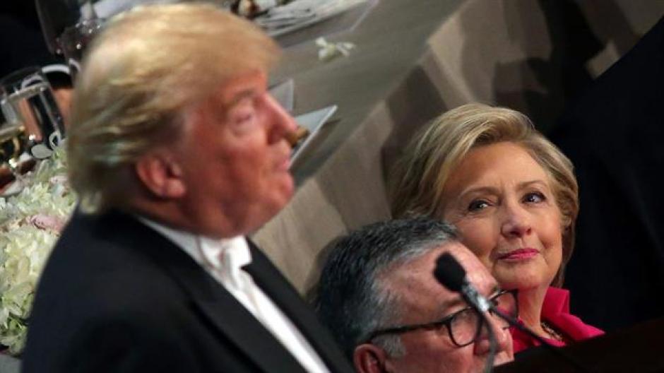 Donald Trump y Hillary Clinton participaron en una cena ben&eacute;fica en Nueva York. (Foto: www.lanacion.com.ar)