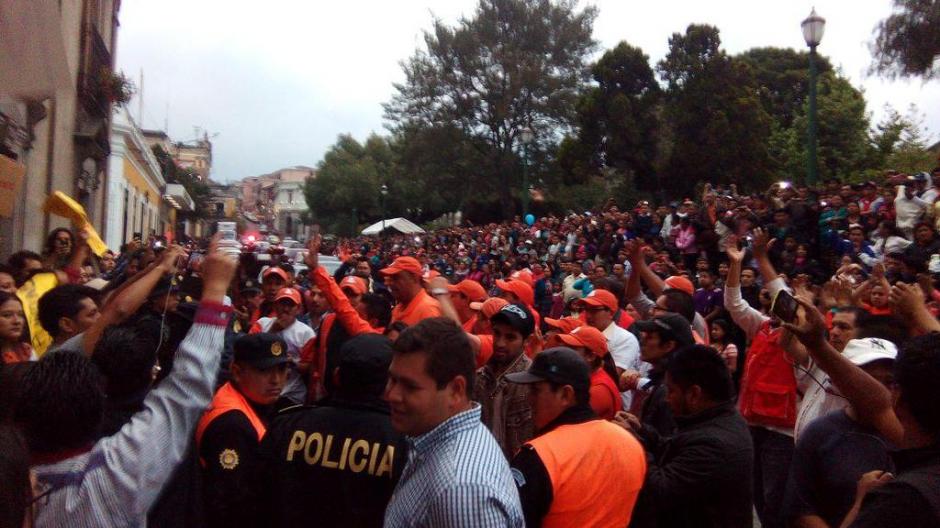 La actividad del PP por la celebraci&oacute;n del D&iacute;a de la Madre fue interrumpida por un grupo de personas que manifestaban su rechazo a la corrupci&oacute;n. (Foto: Fairy Mariela)&nbsp;