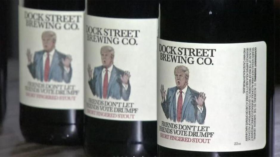 Una empresa cervecera de Filadelfia (EE.UU.) cre&oacute; una cerveza artesanal que protagoniza una peculiar campa&ntilde;a contra el pol&eacute;mico magnate Donald Trump. (Foto: @TELEMUNDO52)