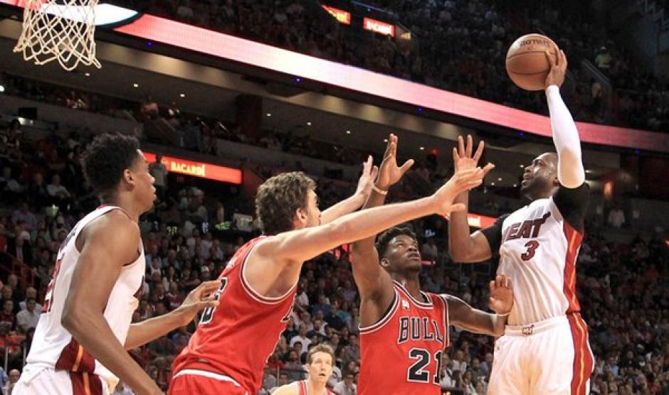 El Heat de Miami super&oacute; a los Bulls de Chicago en la Arena American Airlines. (Foto: AFP)