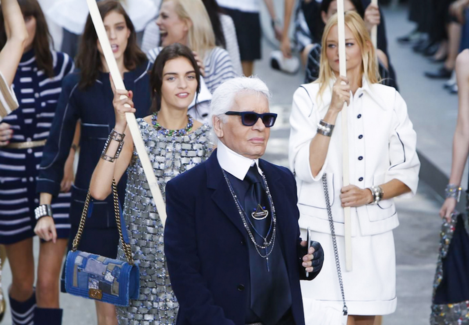 Karl propone a una mujer individualista, segura de si misma, lista para pelear por su causa. (Foto: Nowfashion)&nbsp;