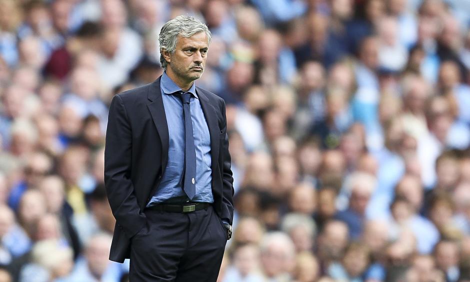 Mou cuenta con el apoyo de la afici&oacute;n, sin embargo, los resultados no acompa&ntilde;an al Chelsea y ha sido destituido del cargo de director t&eacute;cnico. (Foto: Agencias)