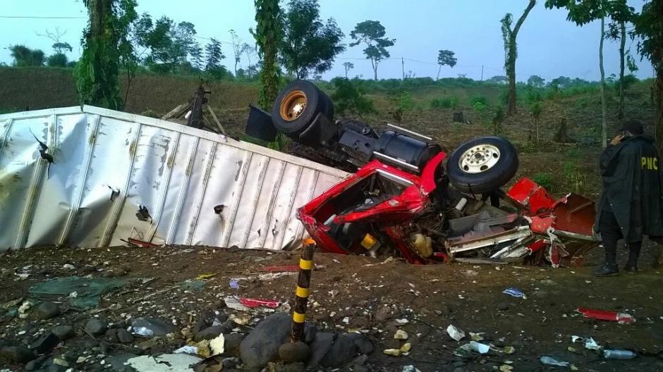 Dos heridos en accidente de tr&aacute;nsito en Colomba Costa Cuca, Quetzaltenango. (Foto: Twitter/ @calin_sandoval)