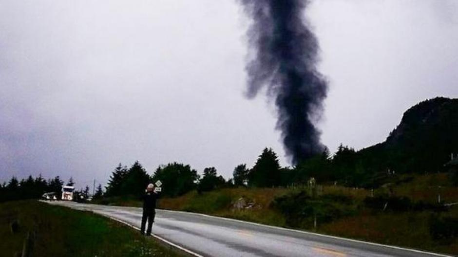 Las autoridades noruegas reportan que no existe ning&uacute;n herido a pesar de la fuerte explosi&oacute;n que ocurri&oacute; derivado del choque del cami&oacute;n que transportaba gasolina.&nbsp;