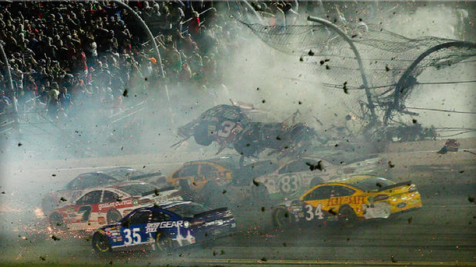 La Nascar Sprint Cup Daytona 2015 fue escenario de un espectacular accidente en el que resultaron lesionados 13 aficionados y tres pilotos. (Foto: AFP)