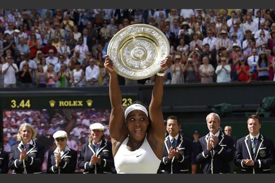 Serena Wiiliams gana su sexto t&iacute;tulo en Wimbledon. (Foto. EFE)